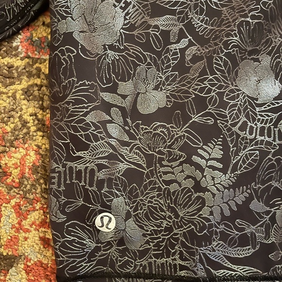 NWOT Lululemon wunder train top - Picture 4 of 5